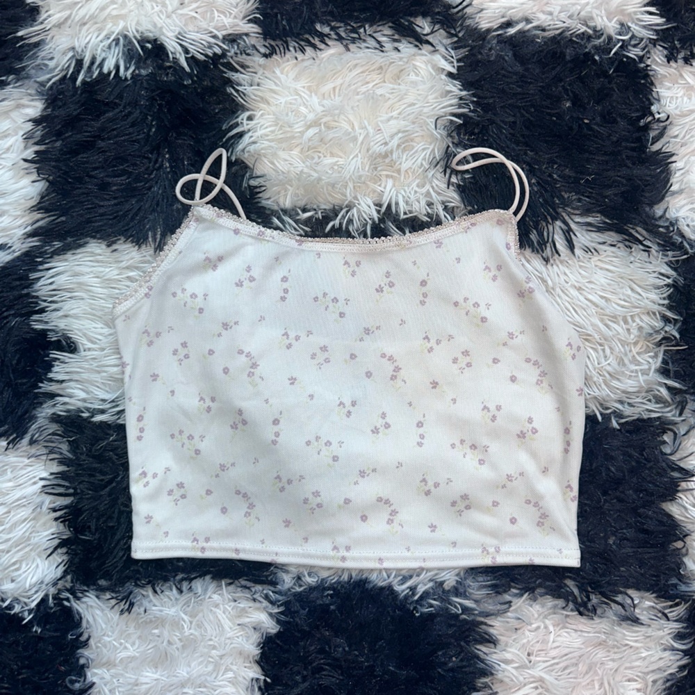 PacSun Cream Floral Crop Top